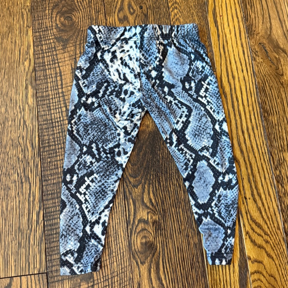 Bailey’s Blossoms snake print leggings, 12-18 months, baby leggings